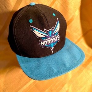Mitchell & Ness Flat Bill SnapBack Charlotte Hornets Hat